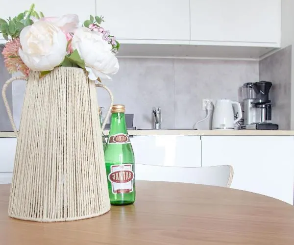 Al-dom Summer 59 Z Widokiem Na Morze 公寓 尤斯托尼莫斯基